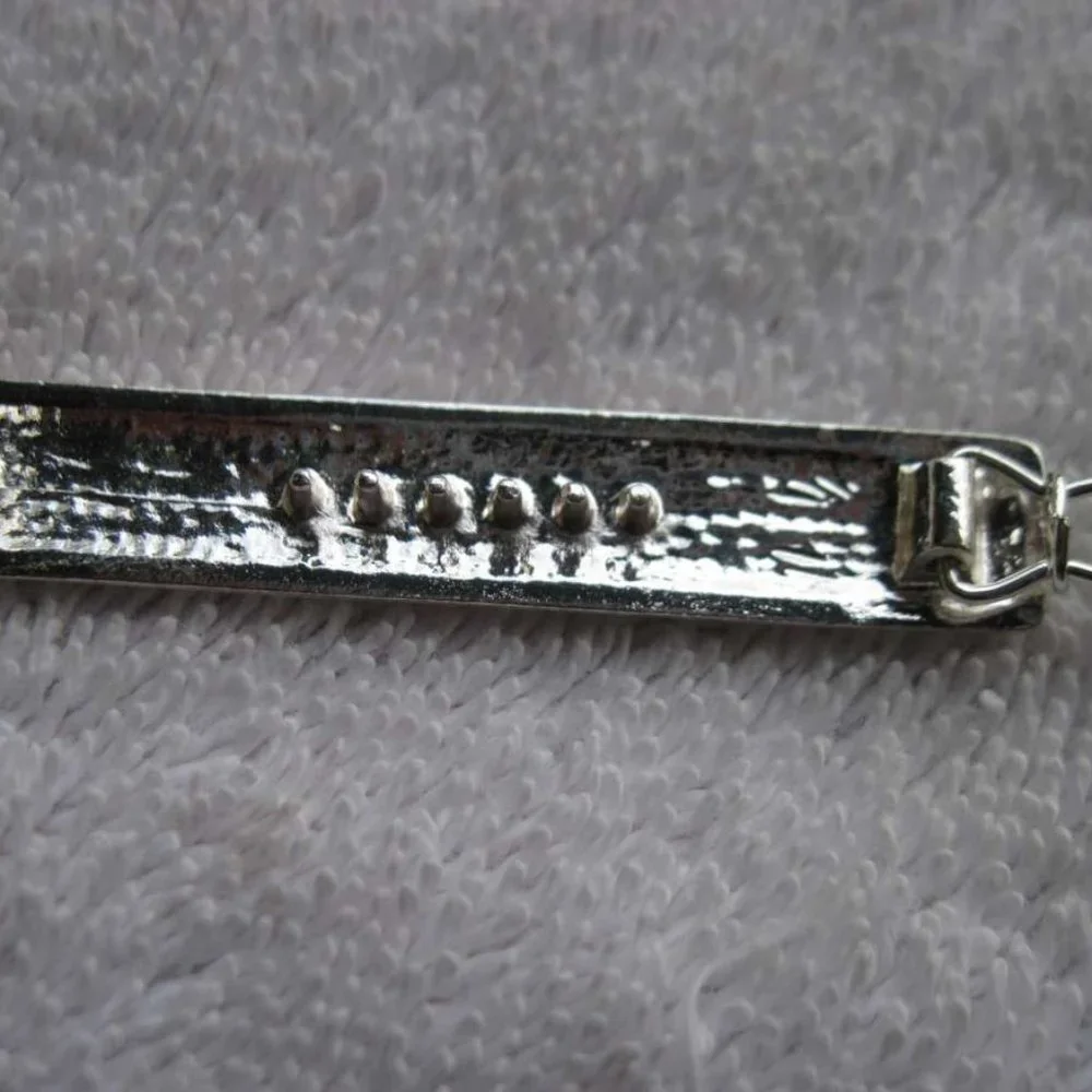 2 Goody Boutique Textured Metal Hair Barrettes Secure Back Clips Stay Tight Gold